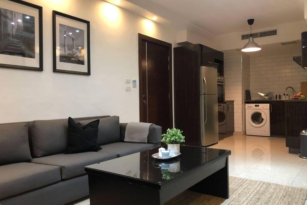 Luxury Apartment In Awesome Location In Amman Ngoại thất bức ảnh